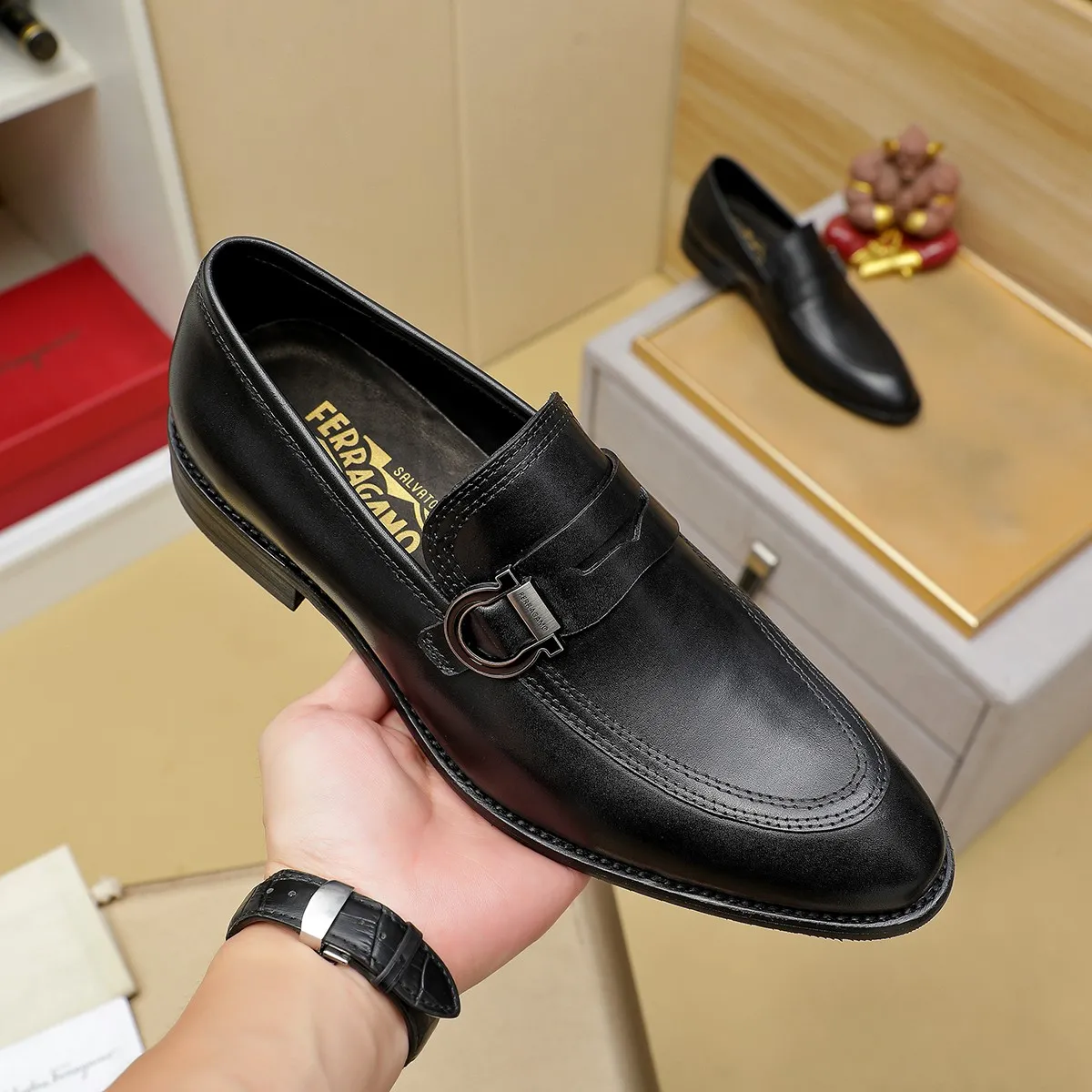 Men's shoes 💰460 Ferragamo [Ferragamo] top imported suit men's shoes 💯Original copy of the official website, product materials: selected imported embossed calfskin + luxury hardware buckle accessories ~ imported water-dyed cow 🐂 leather lining. Strong three-dimensional visual effect, original combination outsole, multiple colors available😘 Size: 39-44 (38.45.46. Customized)